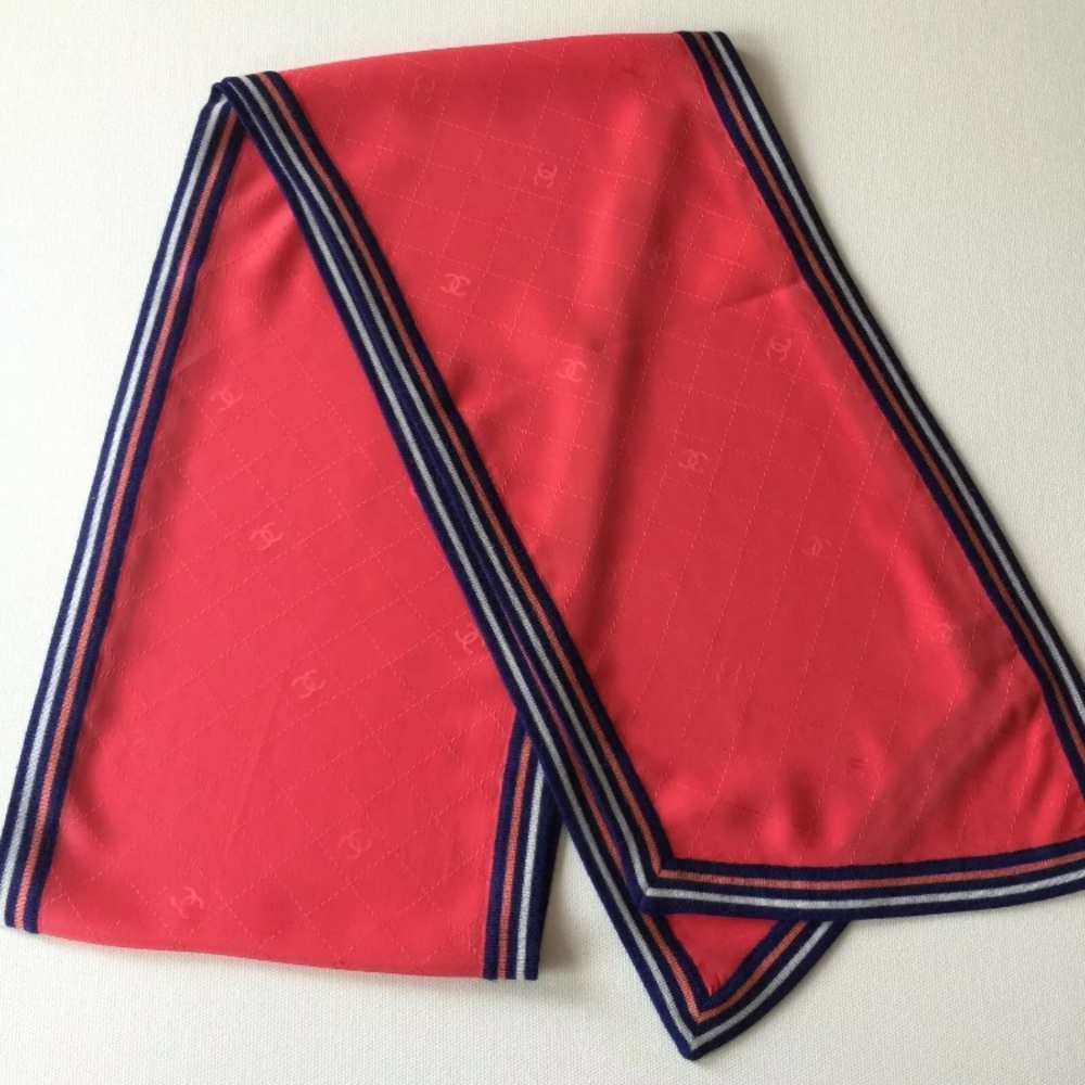 Chanel authentic Print red multicolor silk scarf - Picture 3 of 14